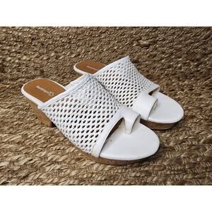 Baretraps BETHIE Women's 9M Block Heel Sandals White Casual Spring Summer